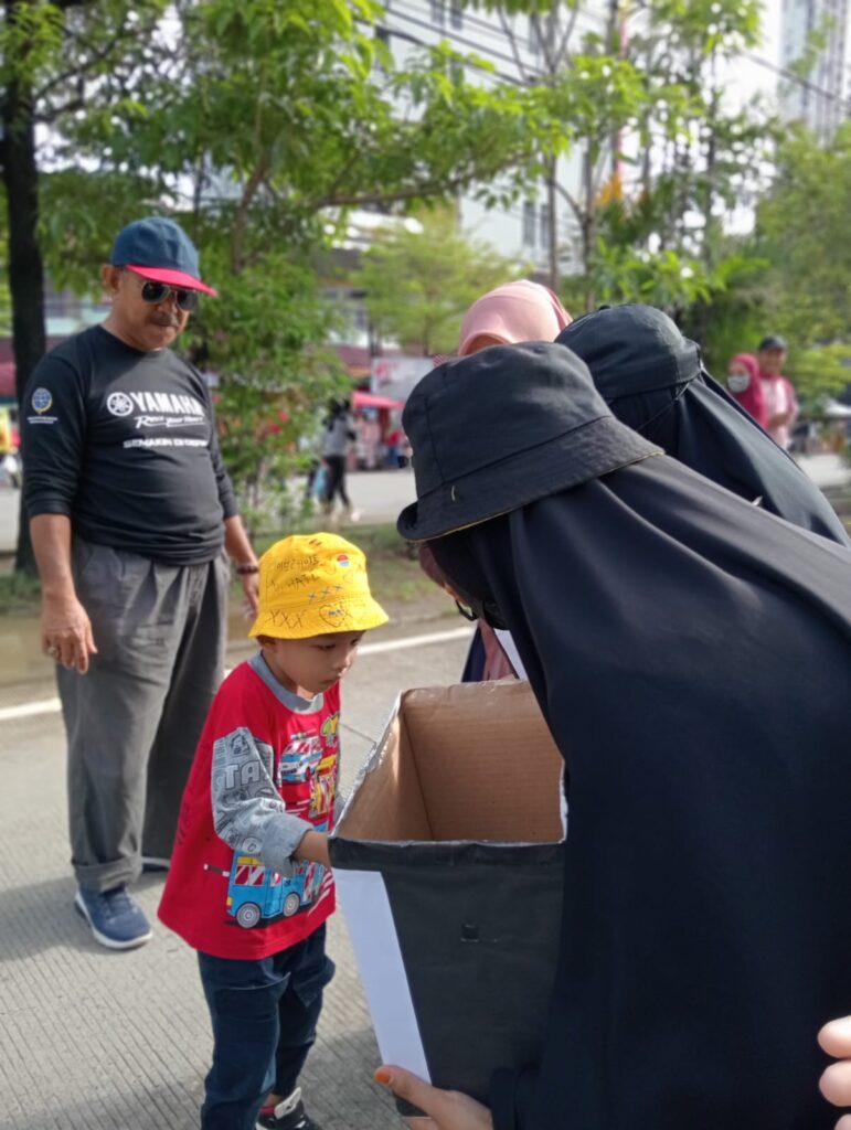 Lakukan Aksi Open Donasi Untuk Palestina, ini Harapan Ustazah Nur Pembina Yayasan Tahfidz Ummul Quran Makassar