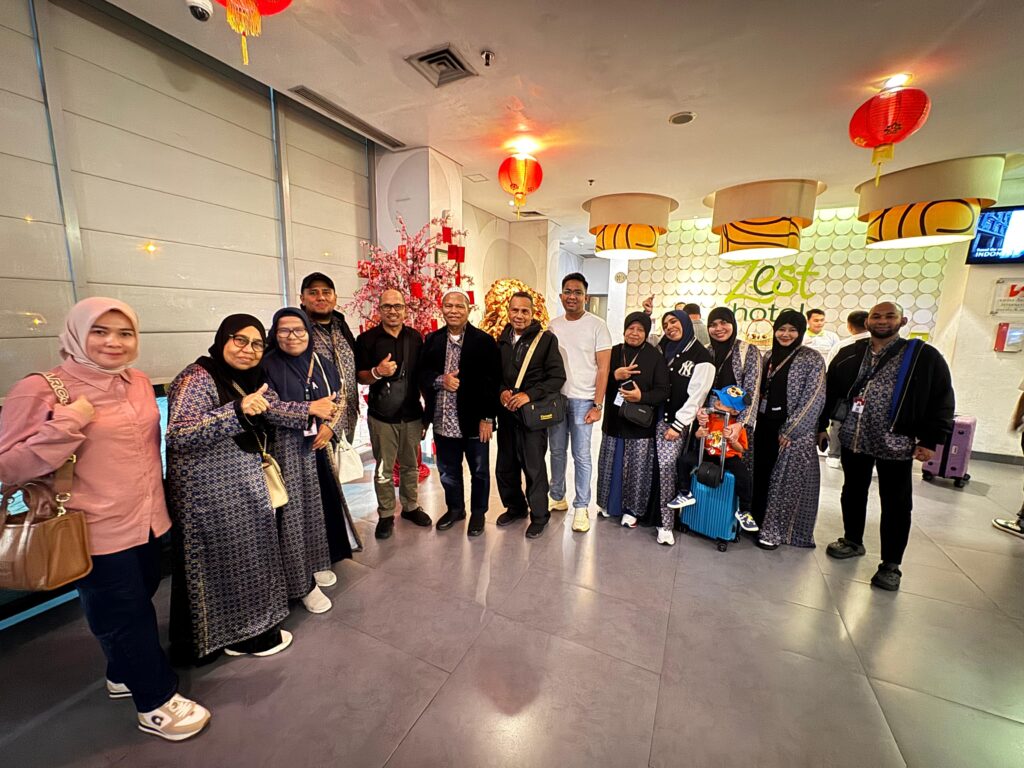 Bupati Buton Selatan, Laksanakan Umroh Setelah Terpilih Pilkada 2024 Lalu