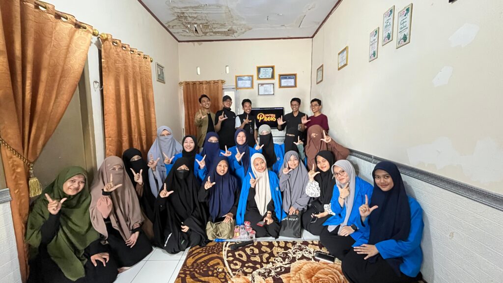 Lentera.Press, Terima Kunjungan 19 Orang Mahasiswi Prodi Komunikasi dan Penyiaran Islam Angkatan 2022