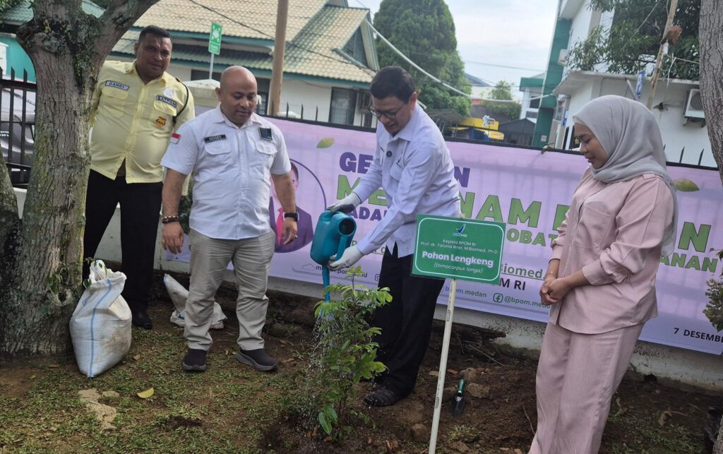 Taruna Ikrar Tancapkan Komitmen Hijau BPOM: Menjulang ke Langit, Membumi pada Rakyat, Mengakar untuk Generasi Mendatang