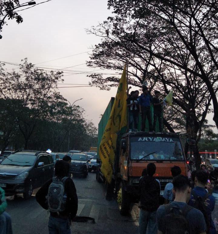 PMII Rayon Ekonomi UMI Turun ke Jalan, Evaluasi Kepemimpinan Prabowo-Gibran