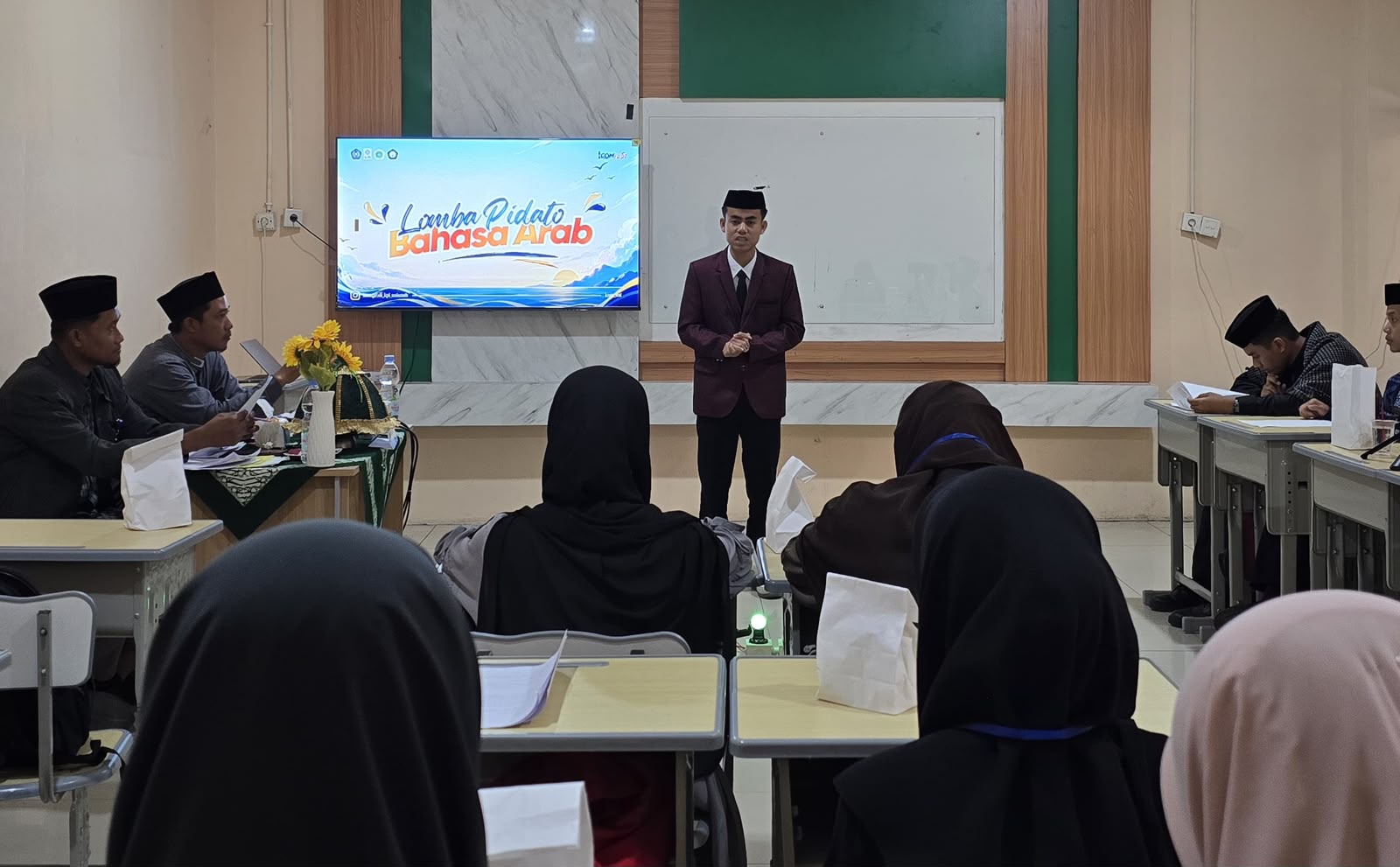 Padati Gedung Iqra, 193 Peserta Tengah Unjuk Gigi di ICOMFEST 5 Himaprodi KPI Unismuh
